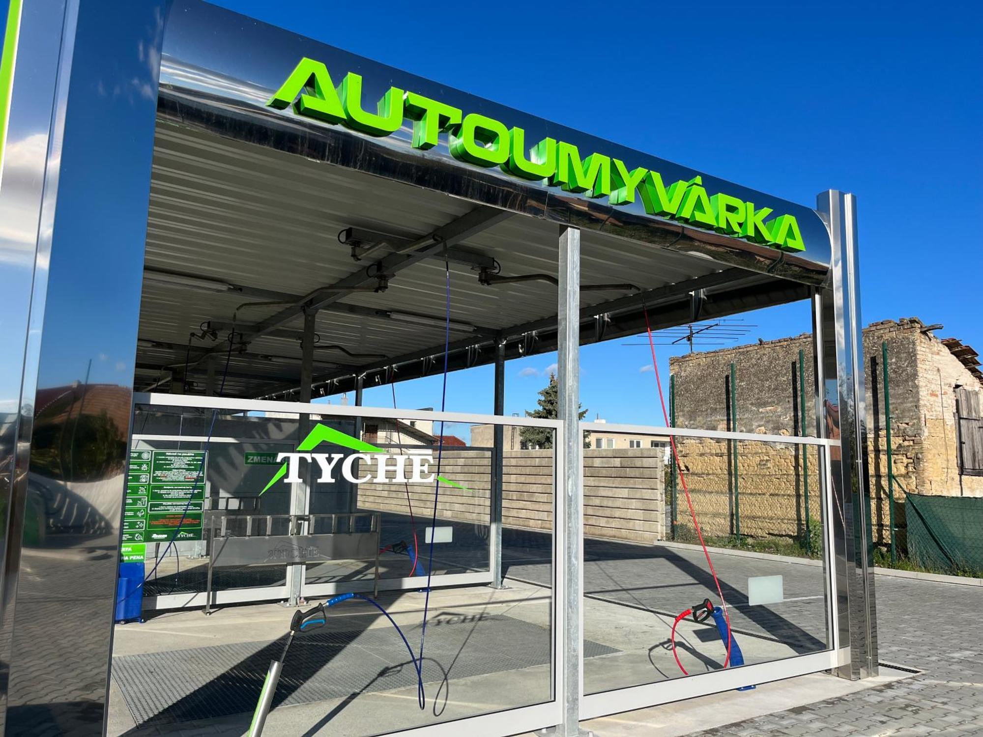Penzion Tyche Surany Exteriör bild