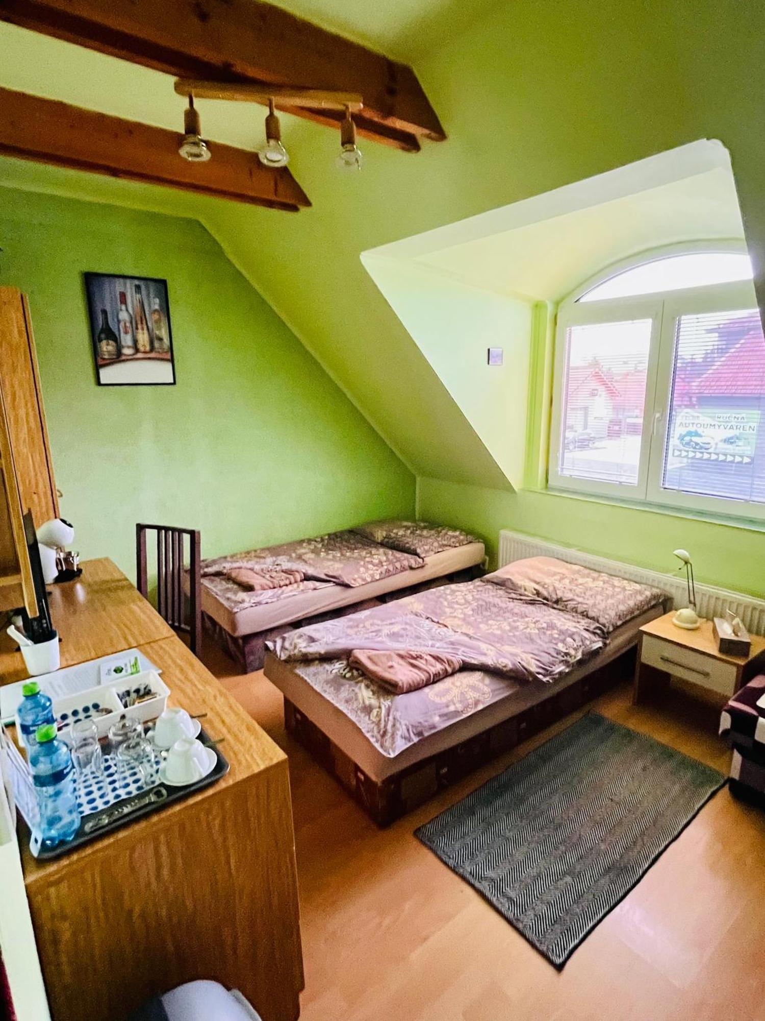 Penzion Tyche Surany Exteriör bild